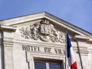 Fronton-mairie