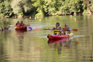 Descente en canoé ou Kayak du tour de la presqu'ille d'Ambialet par les élus de Val 81, des Monts d'Alban et le sénateur Philippe Bonnecarrère