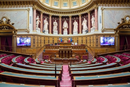 L’attribut alt de cette image est vide, son nom de fichier est Hemicycle9_01.jpg.